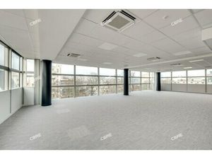Location Local Professionnel 362m²