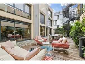 Location Local Professionnel 374m²