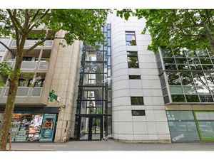 Location Local Professionnel 269m²