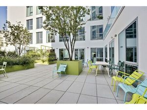 Location Local Professionnel 1 431m²