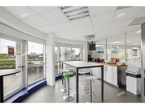 Location Local Professionnel 205m²