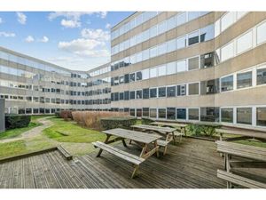 Location Local Professionnel 6 695m²