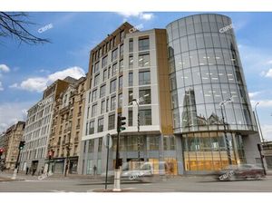 Location Local Professionnel 3 771m²