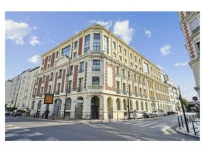 Location Local Professionnel 3 820m²