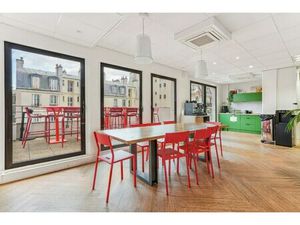 Location Local Professionnel 141m²