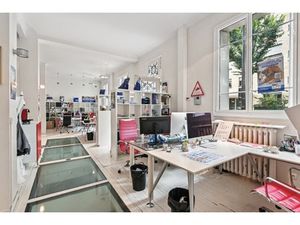 Location Local Professionnel 220m²