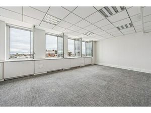 Location Local Professionnel 269m²