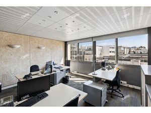 Location Local Professionnel 205m²