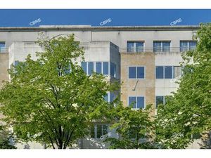 Location Local Professionnel 271m²