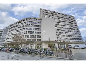 Location Local Professionnel 3 586m²