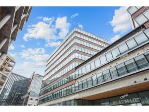 Location Local Professionnel 3 754m²