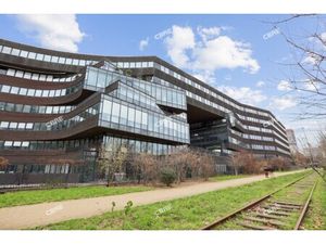 Location Local Professionnel 333m²