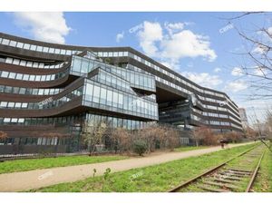 Location Local Professionnel 498m²