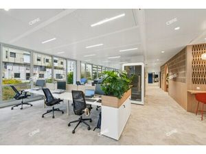 Location Local Professionnel 623m²