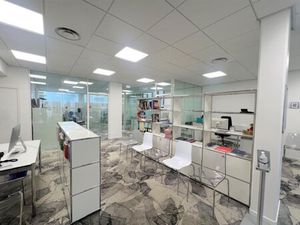 Location Local Professionnel 194m²