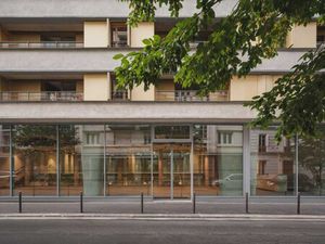 Location Local Professionnel 1 145m²