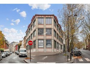 Location Local Professionnel 840m²