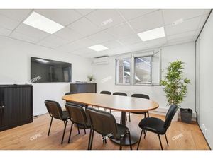 Location Local Professionnel 109m²