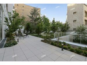 Location Local Professionnel 691m²