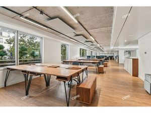 Location Local Professionnel 658m²