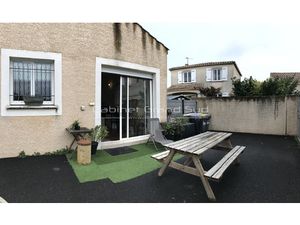 Location Appartement 2 pièces de 47m2 avec Terrasse et Parki