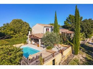 Vente maison 8 pièces 207 m² Uzès (30700)