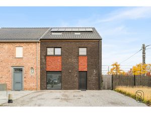 Huis te koop in Oostrozebeke met 5 slaapkamers