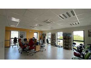 Location bureau 183 m² à Guipavas (29490)