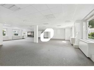 A LOUER  SURFACES RDC + JARDIN