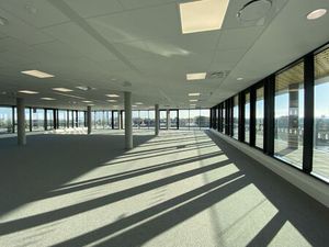 Location Local Professionnel 751m²