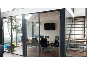 Location Local Professionnel 572m²