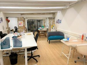 Location Local Professionnel 92m²