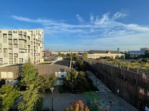 Location Local Professionnel 220m²