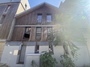 Location Local Professionnel 236m²