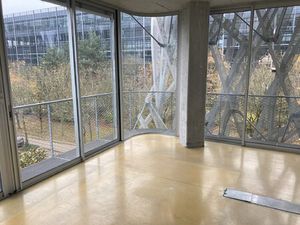 Location Local Professionnel 359m²