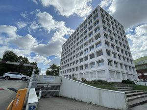 Location Local Professionnel 714m²