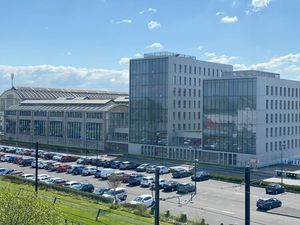 Location Local Professionnel 4 078m²