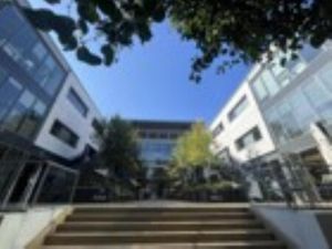 Location Local Professionnel 5 405m²