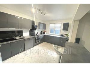 Vente maison 6 pièces 110m2 Chambly 60230 - 313000 € - Surface Privée