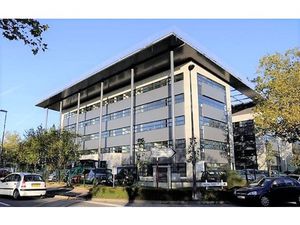 Location Local Professionnel 2 450m²