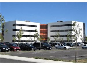 Location Local Professionnel 234m²