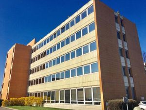 Location Local Professionnel 328m²