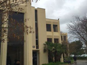 Location Local Professionnel 1 216m²