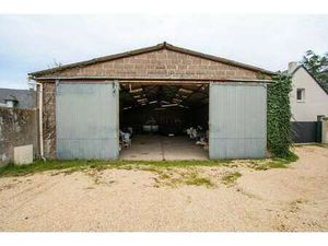 Vente Garage et parking aux Ponts-de-Cé (49130) : à vendre / 159m² Les Ponts-de-Cé