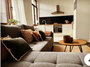 Immeuble mixte à louer à Place du Châtelain Ixelles (VBD63183)