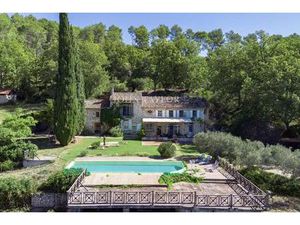 Exclusivite Mas en pierre sur un terrain de 1ha6 avec une vue dominante sur la Sainte...