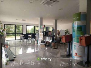 Vente Bureaux et commerces à La Chapelle-des-Fougeretz (35520) : à vendre / 587m² La Chape