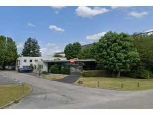 Achat Local Professionnel 884m²