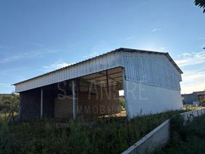 Terrain de 2 200 m2 sur 1 000 M2 constructible dont hangar
