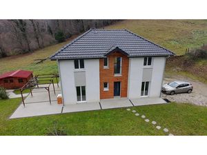 Vente maison 6 pièces 136 m² à Entrelacs (73410)  550 000 €